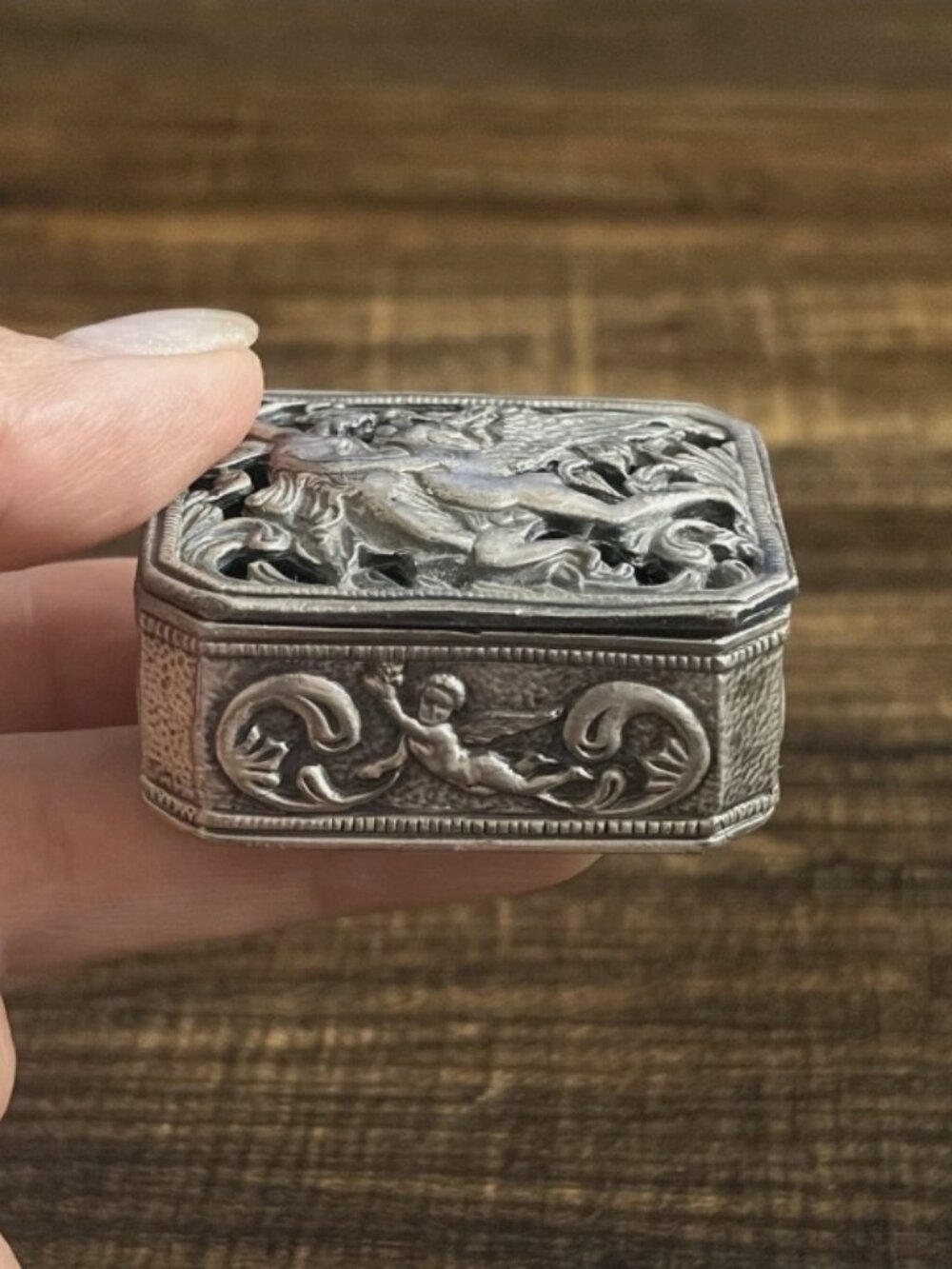Vintage Pewter Trinket Box Angels Cherubs Ornate 2